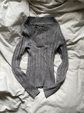 Y2K V-Neck Cable Knit Sweater